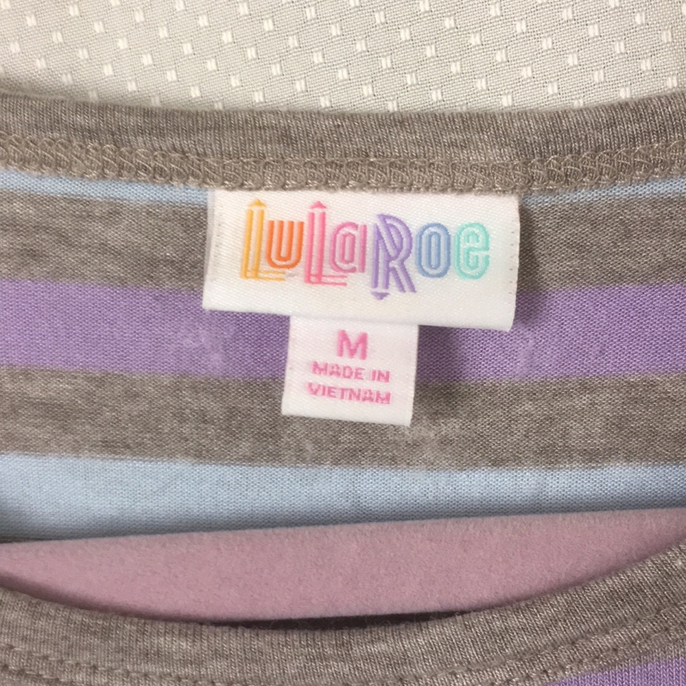 LulaRoe Randy M Baseball Shirt - Picture 2 of 5